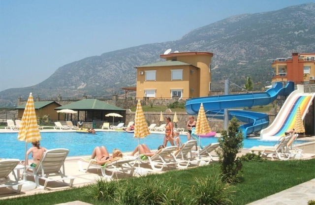 PRİVATE POOL NEAR CENTRUM 4+1