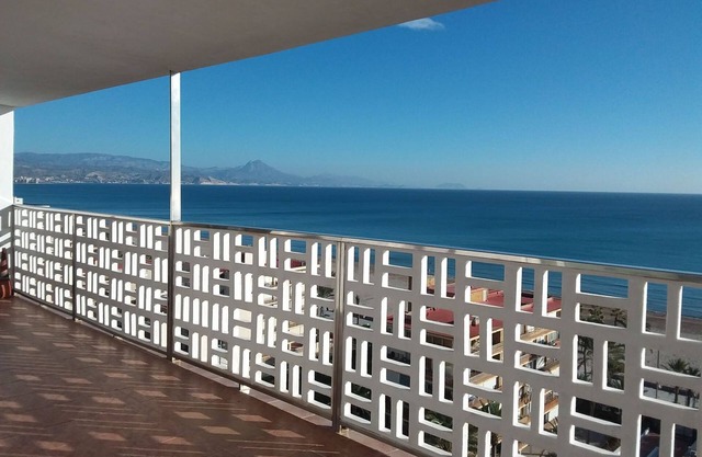 Primera Línea de Playa con Excelentes Vistas