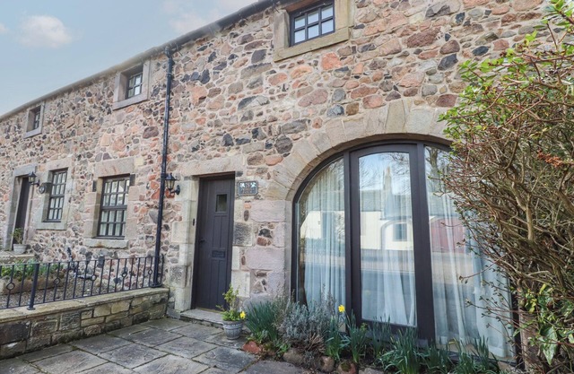 PRIMULA PATCH, family friendly, character holiday cottage in Wooler