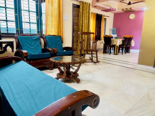 Prince Castle-4BHK Apartment,Guesthouse