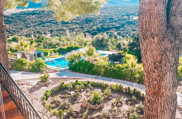 Private pool and barbecue. Ideal for families. Only 1 hour and a half from Madrid