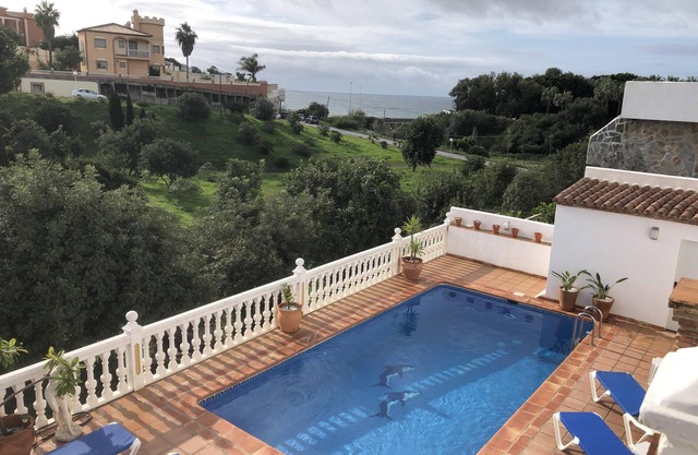 Privat villa with pool, 4 min walk from El Faro Beach, License VFT/MA/512184