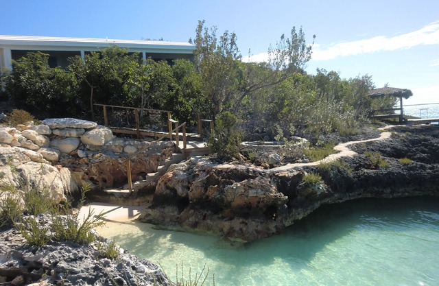 Private Beautiful Cottage with your own cove