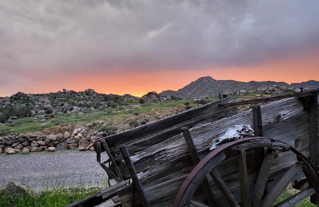 Private Bunk House with beautiful views in Yarnell Arizona
