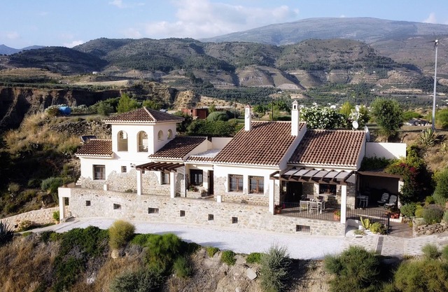 Private Casa Rural Retreat, Stunning Lake View, Lecrin Valley