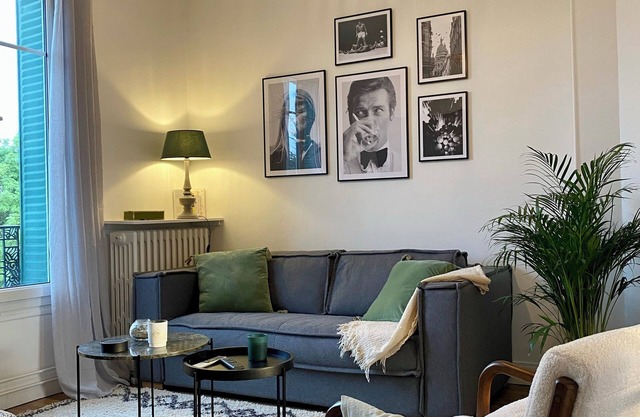 Private cinema & Popcorn near Orly airport and Paris