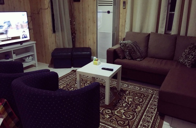 PRIVATE & COZY APARTMENT , MODERN WALL PAPER , FULL AIRCOND