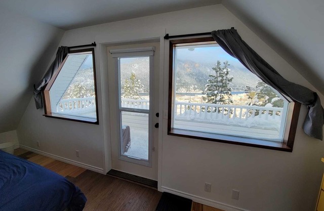 Private cozy Nelson long stay home with stunning views
