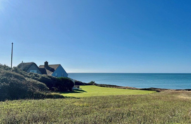 Private detached cottage to rent on Chesil Beach