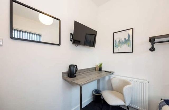 Private Ensuite Room | Kitchen Access & Fast WiFi