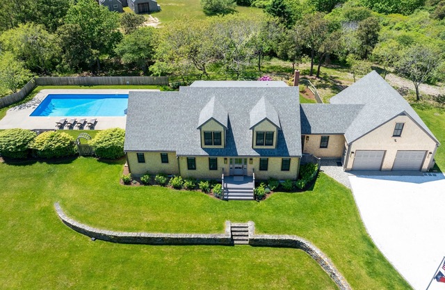 Private Estate with Pool on the Bike Path to Town and Cisco