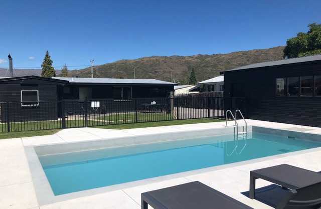 Private & Heated Pool in Clyde