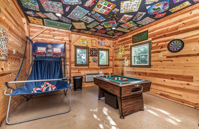 Private Hideaway on Basswood - Fire Pit, Hot Tub, Game Room