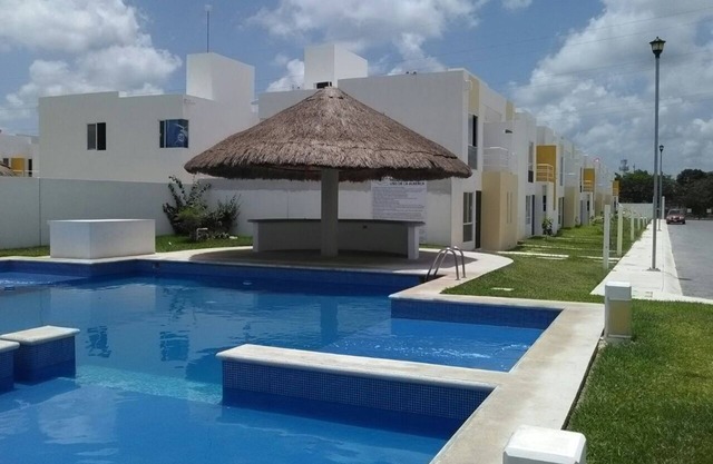 PRIVATE HOUSE WITH POOL, A/C ROOMS, GREAT LOCATION, FAMILIAR, PEACEFUL.