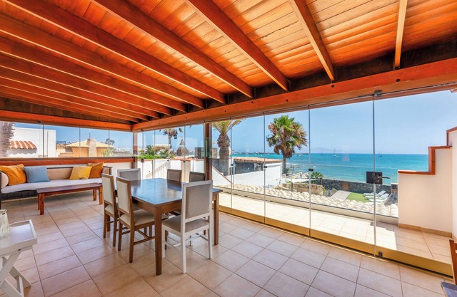 Private, independent villa on the first line, terrace and tranquilityn