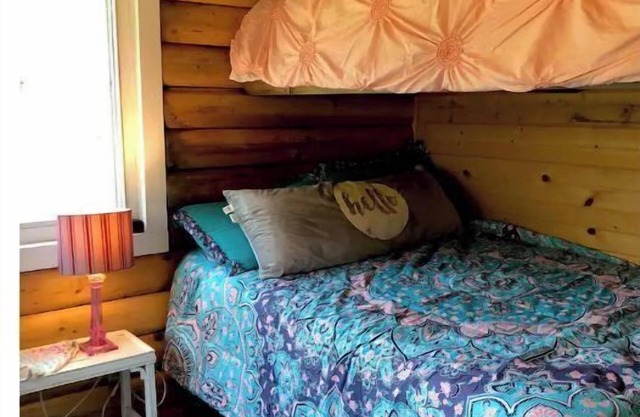 Private island cabin with ALL the amenities!