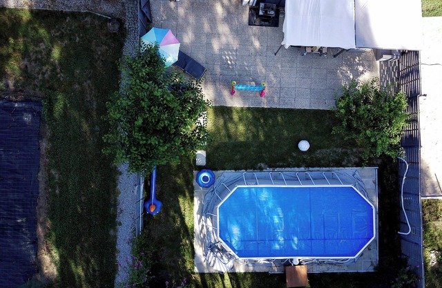 Private luxurious glamping with solar heated swimming pool TV and Wi-Fi