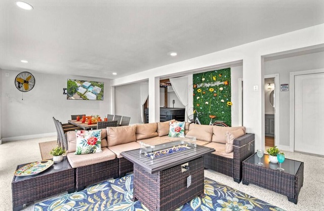 Private Oasis at Orchid: A Resort-Style Retreat Moments from Siesta Key Beach