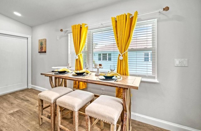 Private Oasis at The Wildflower Pineapple: A Resort-Style Retreat Just Moments from Siesta Key Beach
