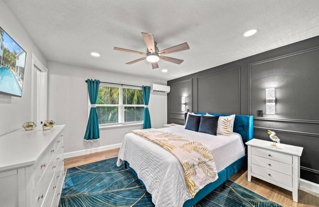 Private Oasis at The Wildflower Split Leaf: A Resort-Style Retreat Moments from Siesta Key Beach