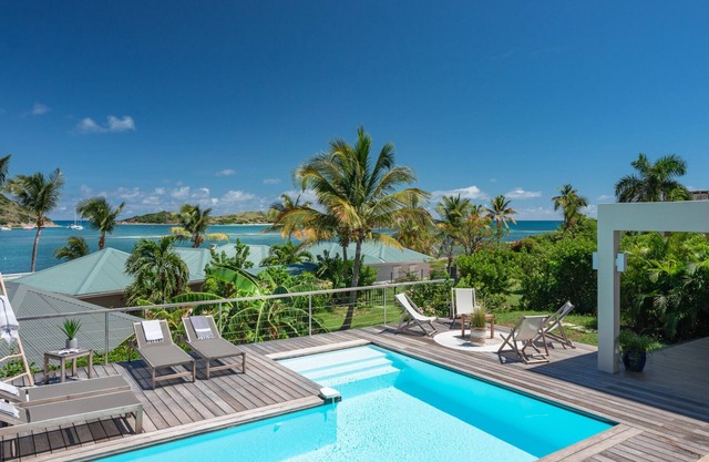 Private ocean access, kayaks, optic fiber wifi, heated pool