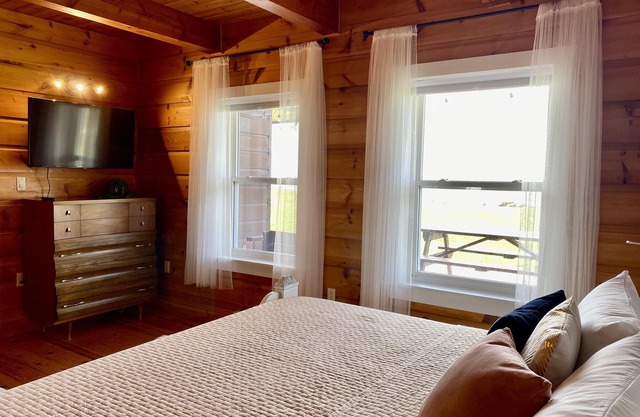 Private Ocean Front & Mountain View Acadian Lodge