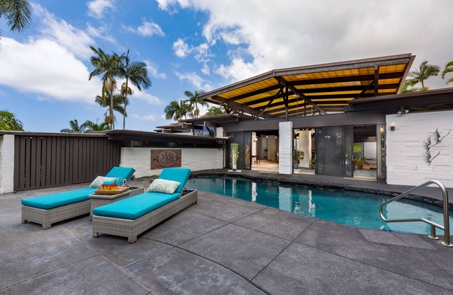 Private Oceanview Oasis w/Pool, Spacious Lanai, & Stunning Sunsets: Ono Oasis