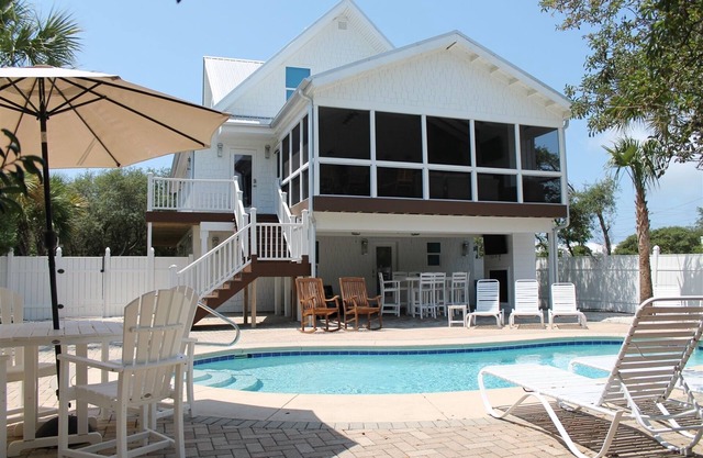 Private Pool/Heat Option-Gulf Views-Remodeled- 5 Bikes `Miss Margaritaville`