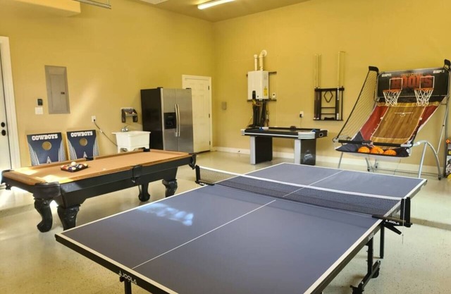 Private pool you can heat w/kids game room&firepit