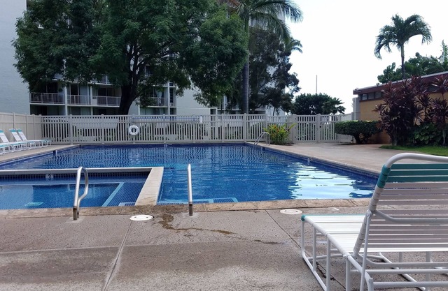 Private, Quiet +Kitchen, Inside Laundry, Prkg/Pool/Hot Tub, best of Affordable!