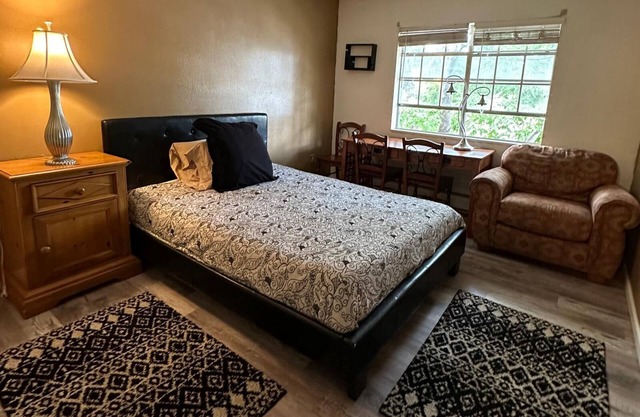 Private room, excellent location! Evans & I25, virtually closed to everything!