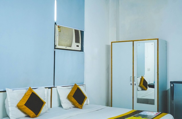 PRIVATE ROOM IN HAUZ KHAZ