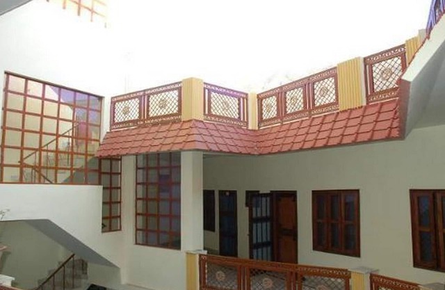 Private Room Near Laxman Jhula