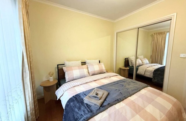 Private Room | Walk to Train, Cafes, & Shops