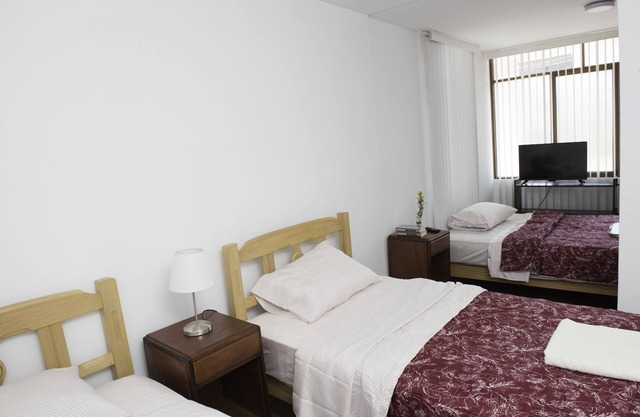 Private room with independent entrance and private bathroom for 2 persons