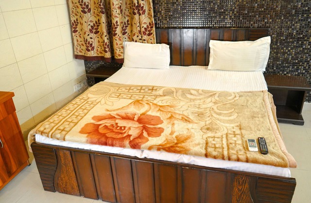 PRIVATE ROOMS IN JANGPURA