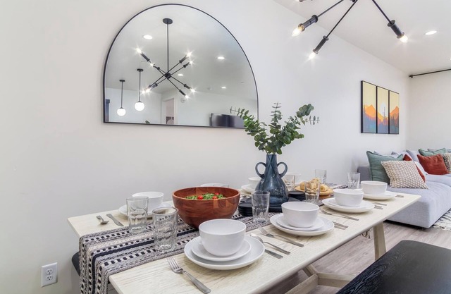 Private Spa, Sleeps 26, 15 min to Zions