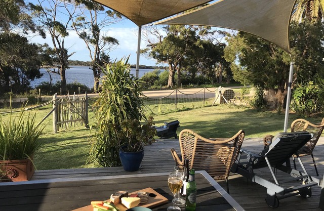 Private, sunny, waterfront retreat - Bay of Fires