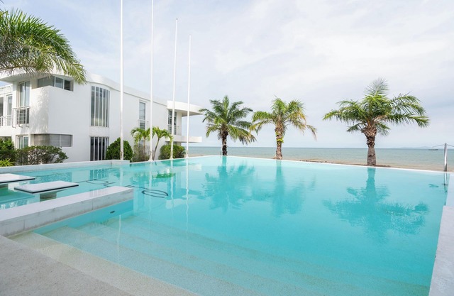 Private Sunset Beach - Ocean View Room