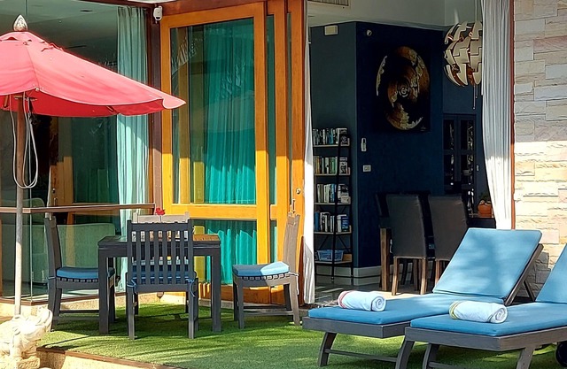 Private swimming pool and solar-heated rooftop mini pool with mountain and sea views