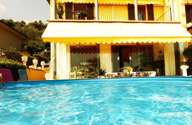Private Villa with A/C, hot tub, WIFI, private pool, TV, terrace, panoramic view, close to Sirmione