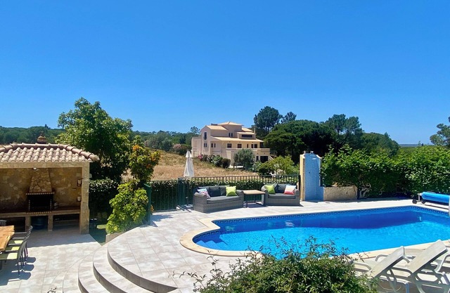 Private villa- Heated pool - Close to marina and golf courses