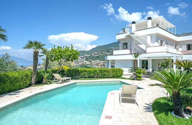 Private Villa with hot tub, WIFI, A/C, private pool, TV, terrace, panoramic view, close to Sorrento