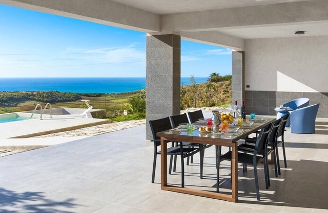Private villa with swimming pool in Sicily