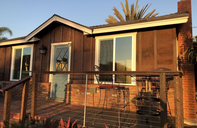 Private, vintage 2bd/2ba, 1/3 acre lot, ocean views, amazing sunsets!
