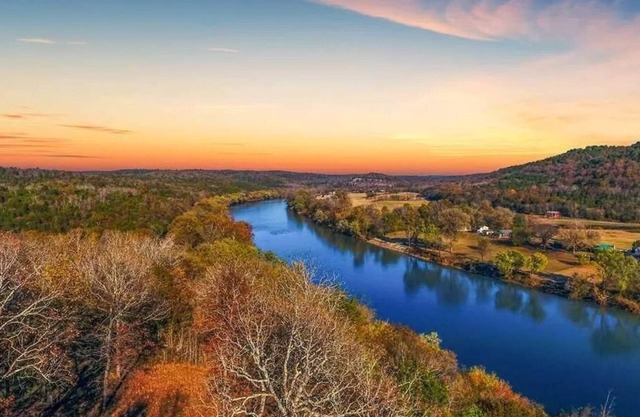 Private White River Estate on 214 acres. ATV/hiking trails. Pets stay free