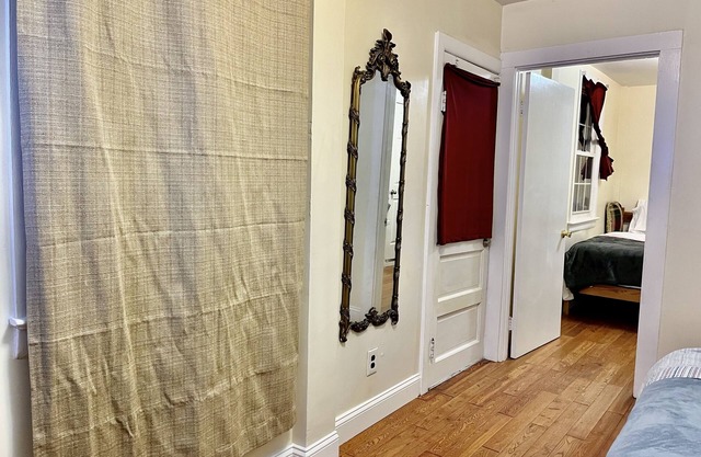 PrivateIn Law Suite: 2 Small bedrooms w private bath & Private entry.