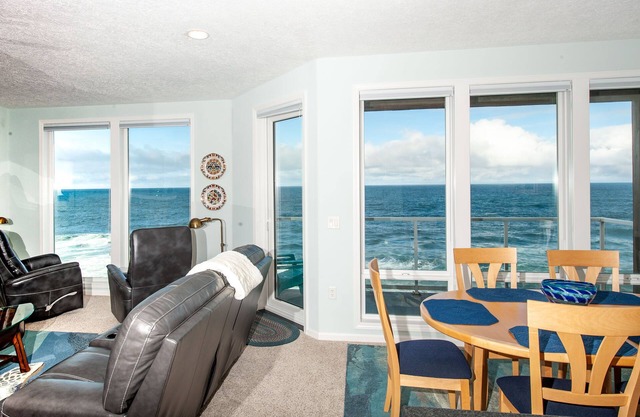 Promo! Corner, Top Floor Oceanfront Condo-Hot Tub/Wifi/Indoor Pool/HDTV &More!