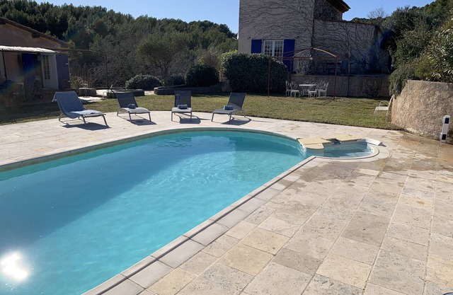 Provençal Estate Villa with Pool