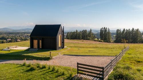 PrzyStań nad Listepką domek nowoczesna stodoła z widokiem na Tatry, Gorce i Pieniny